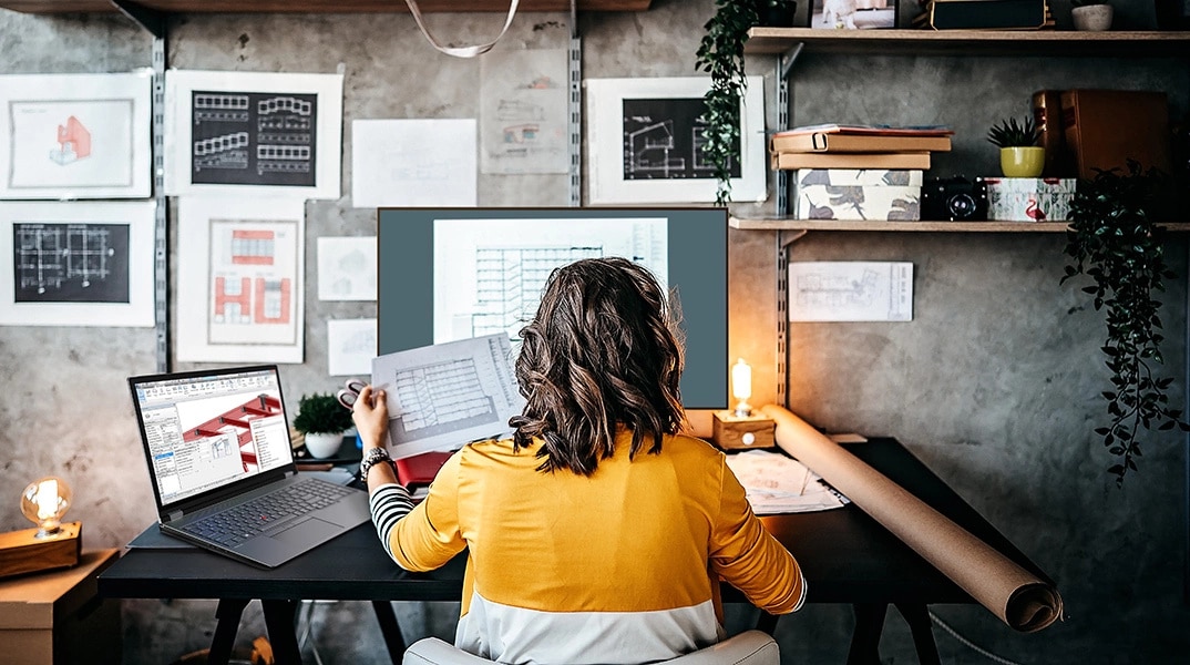 A people is working in front of the desk